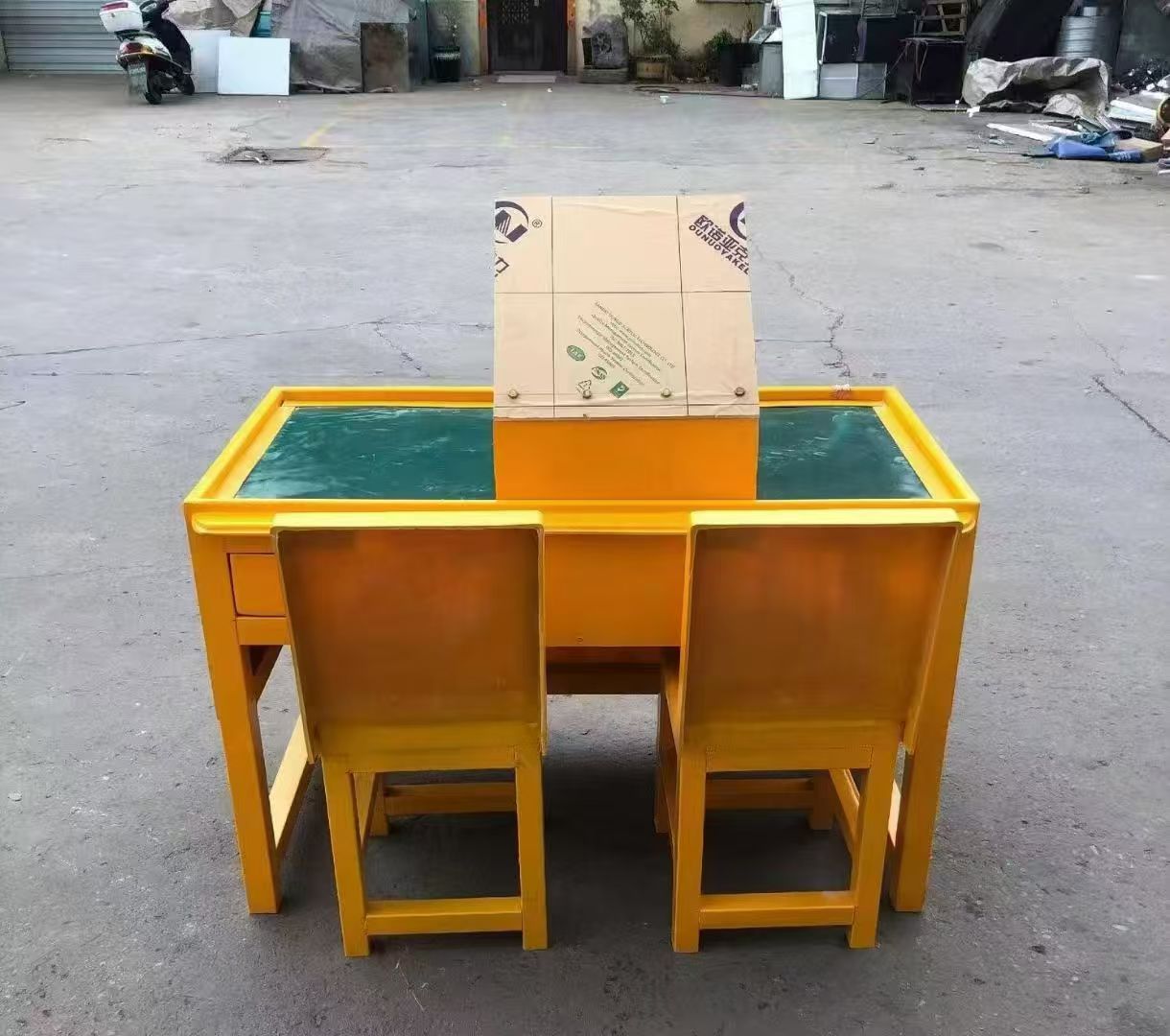 庆云防静电导通桌井下煤矿火工品发放桌：危险品流转的安全守护者
